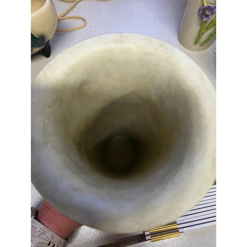 Hen-Feathers Daffodil Vase Hand Cast Resin 3D Floral Relief 9 Inch Cream Yellow